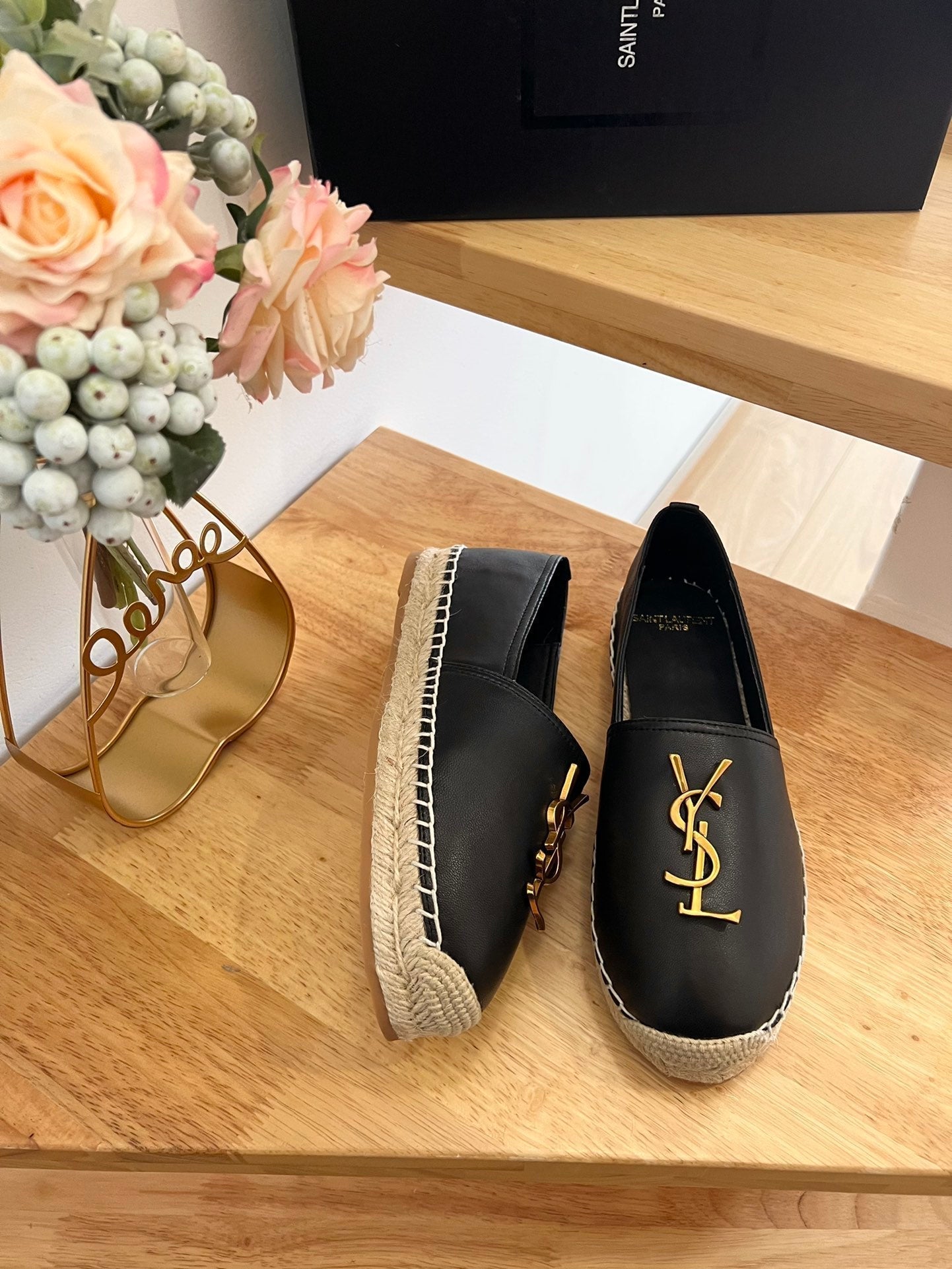 SL YVES LOGO SLIP ON BLACK CALFSKIN