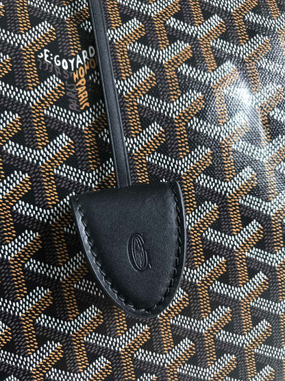 BELLECHASSE BIAUDE PM BAG 36 IN BLACK GOYARDINE CANVAS AND CALFSKIN TRIM