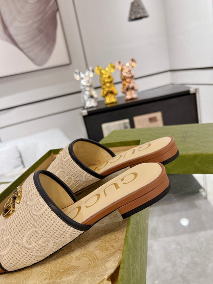 GG EXCLUSIVE SLIDE SANDAL CARAMEL AND CREAM SEDGE