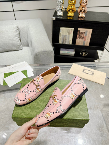 HORSEBIT LOAFER WITH CUTE CAT PRINT IN LIGHT PINK CALFSKIN