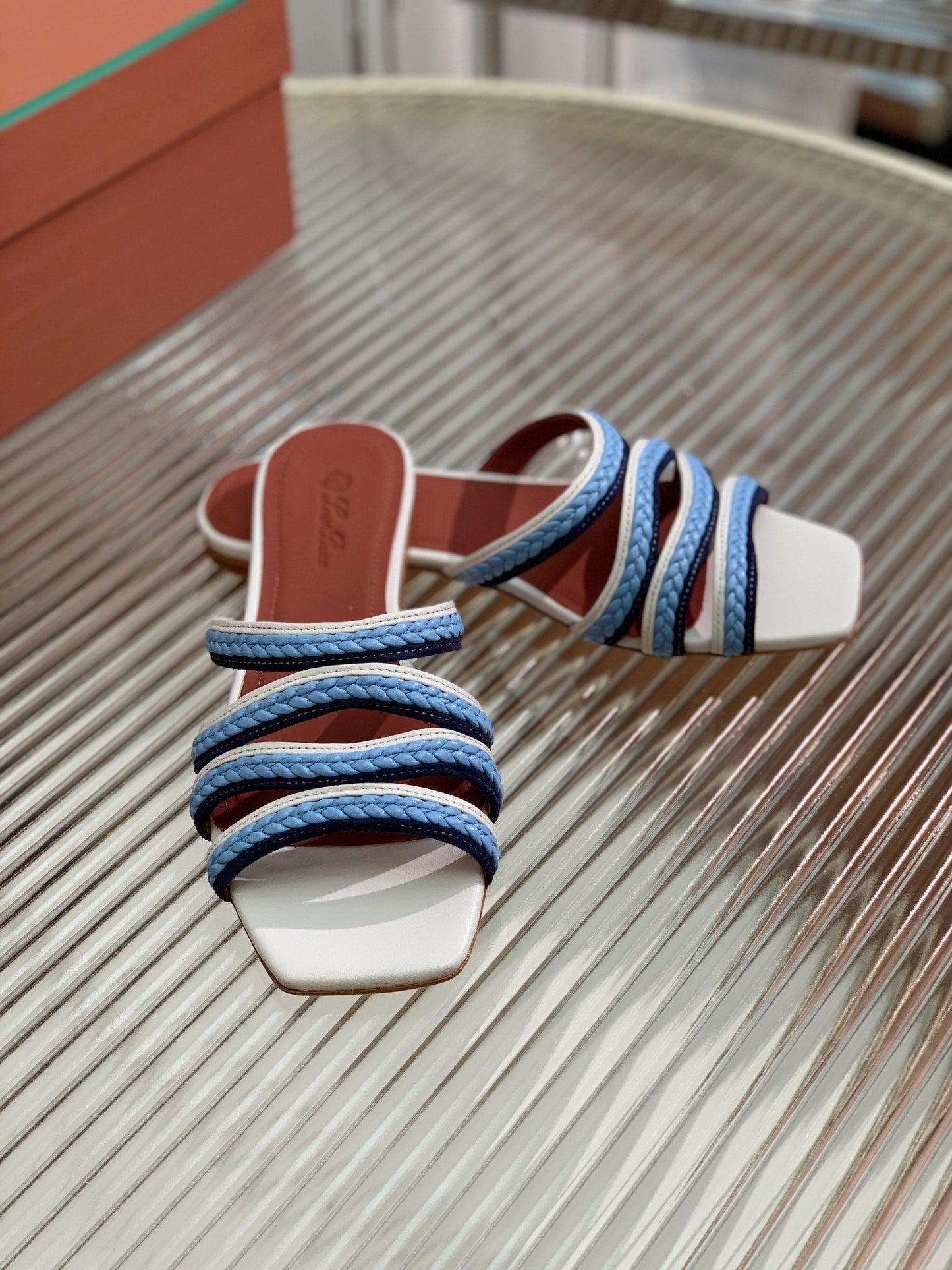 LP SPRIGHTLY CHARMS FLAT SANDAL SKY CALFSKIN