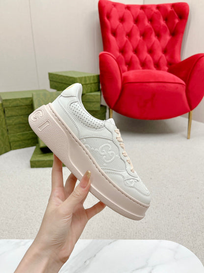 GG EMBOSSED TRAINER WHITE AND PASTEL PINK CALFSKIN