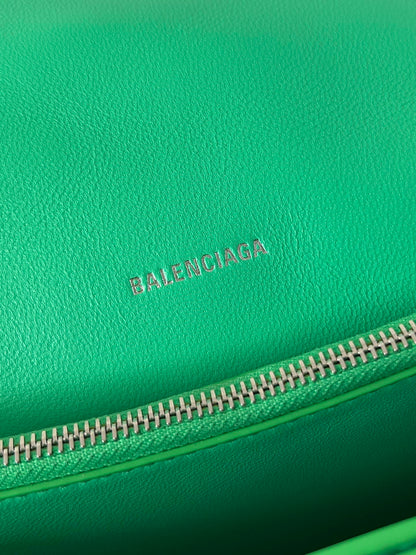 CRUSH CHAINED BAG 32 IN GREEN QUILTED CRUSHED CALFSKIN SILVER HARDWARE