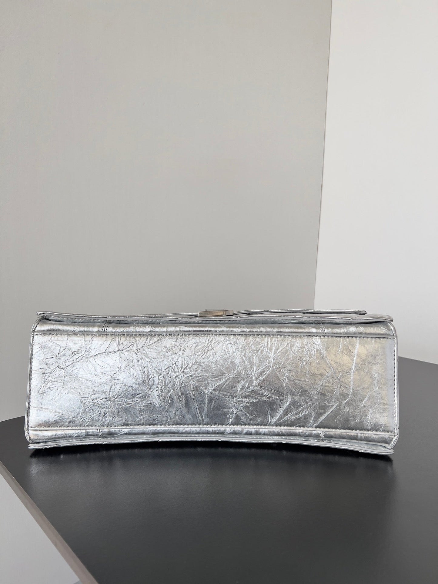 CRUSH CHAINED BAG 32 IN SILVER METALLIC QUILTED CRUSHED CALFSKIN