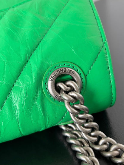 CRUSH CHAINED BAG 25 IN GREEN QUILTED CRUSHED CALFSKIN SILVER HARDWARE