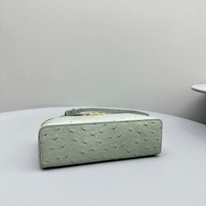 EXTRA POCKET L19 IN PEARL GRAY OSTRICH LEATHER