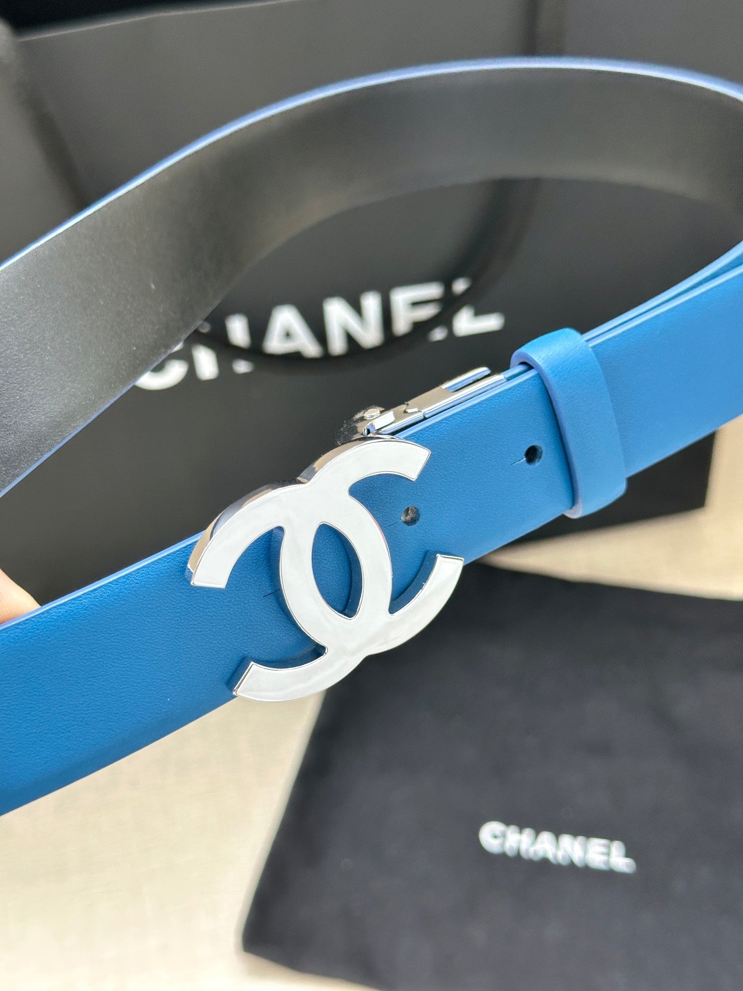 CC 30MM BELT IN BLUE AND BLACK CALFSKIN WITH SILVER HARDWARE