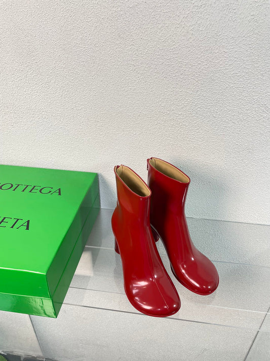 ATOMIC ANKLE BOOT IN RUBY RED CALFSKIN 75 MM
