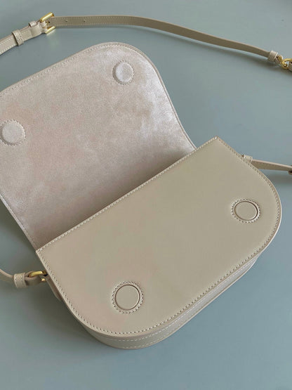 SIGNATURE HOBO 21 BAG IN BEIGE CALFSKIN