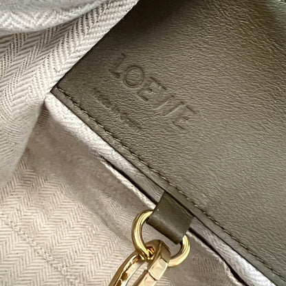 LOE 20 HAMMOCK COMPACT BAG IN ARMY GREEN CALFSKIN