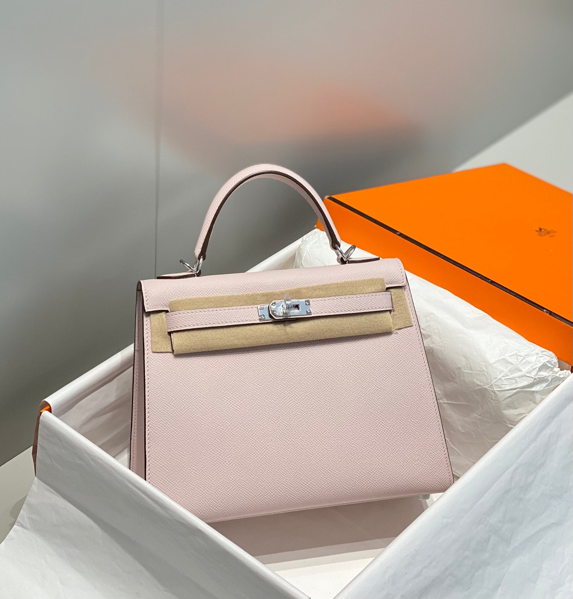 KELLY 25CM IN EPSOM MAUVE SWIFT CALFSKIN SILVER HARDWARE