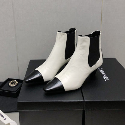 SHORT BOOTS IN WHITE MIX BLACK SHEEPSKIN