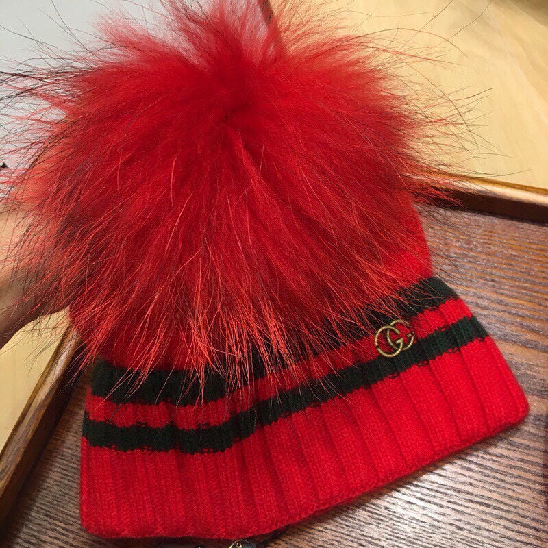 SET SCARF AND HAT IN CHERRY RED WOOL AND CASHMERE 945029