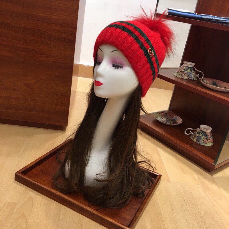 SET SCARF AND HAT IN CHERRY RED WOOL AND CASHMERE 945029