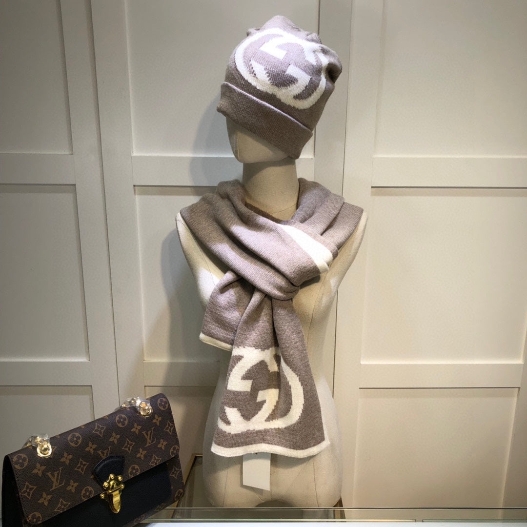 SET HAT AND SCARF IN CAMEL BROWN MIX WHITE CASHMERE 946329