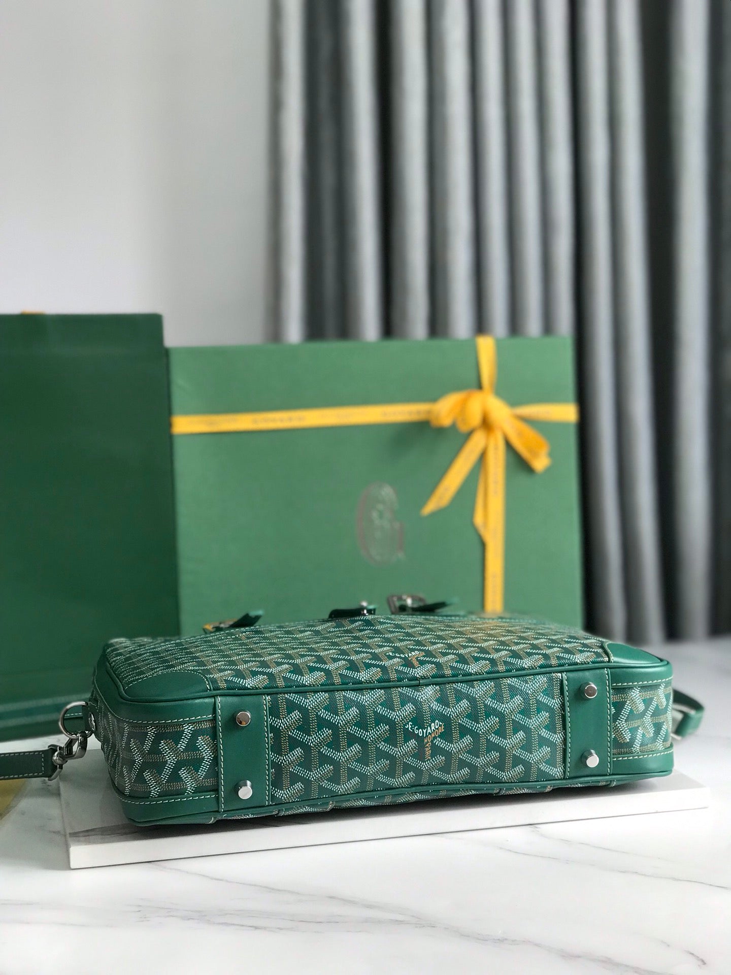 AMBASSADE DOCUMENT CASE 35 IN GREEN GOYARDINE CANVAS