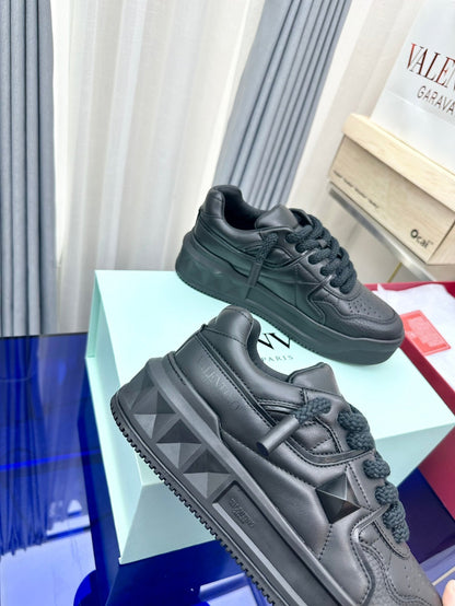 One Stud Garavani Black One Stud XL Sneakers
