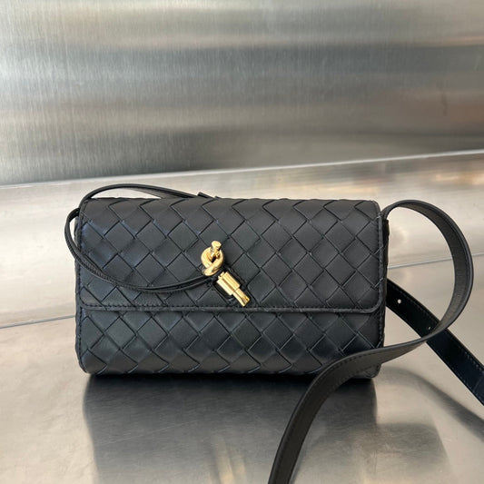 ANDIAMO 21 IN BLACK LAMBSKIN