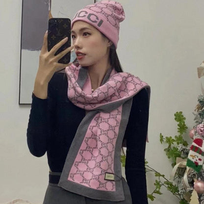 SET CLASSIC SCARF AND HAT IN BABY PINK MONOGRAM CASHMERE 200522