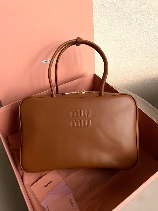 BEAU BAG 34 IN CARAMEL BROWN LEATHER