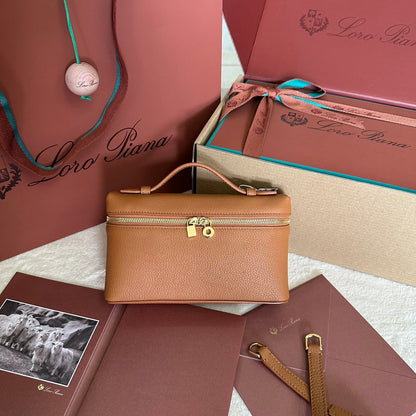 EXTRA POCKET L19 IN BRONZE BROWN GRAINED CALFSKIN WITH GOLD HARDWARE