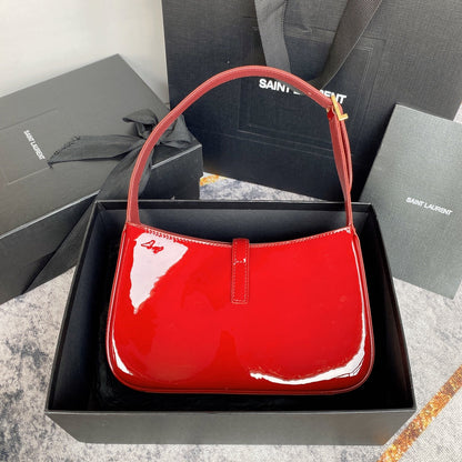 LE 5 À 7 BAG 24 IN RED GLOSSY CALFSKIN GOLD HARDWARE