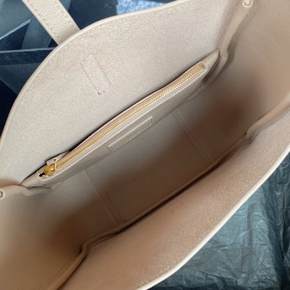 LE 5 À 7 SMALL SUPPLE 23 IN BEIGE LAMBSKIN GOLD BUCKLE
