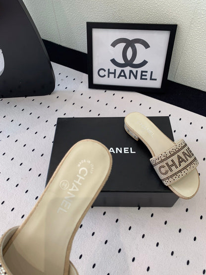 CC RHINESTONE LETTER SLIPPERS BEIGE LAMBSKIN