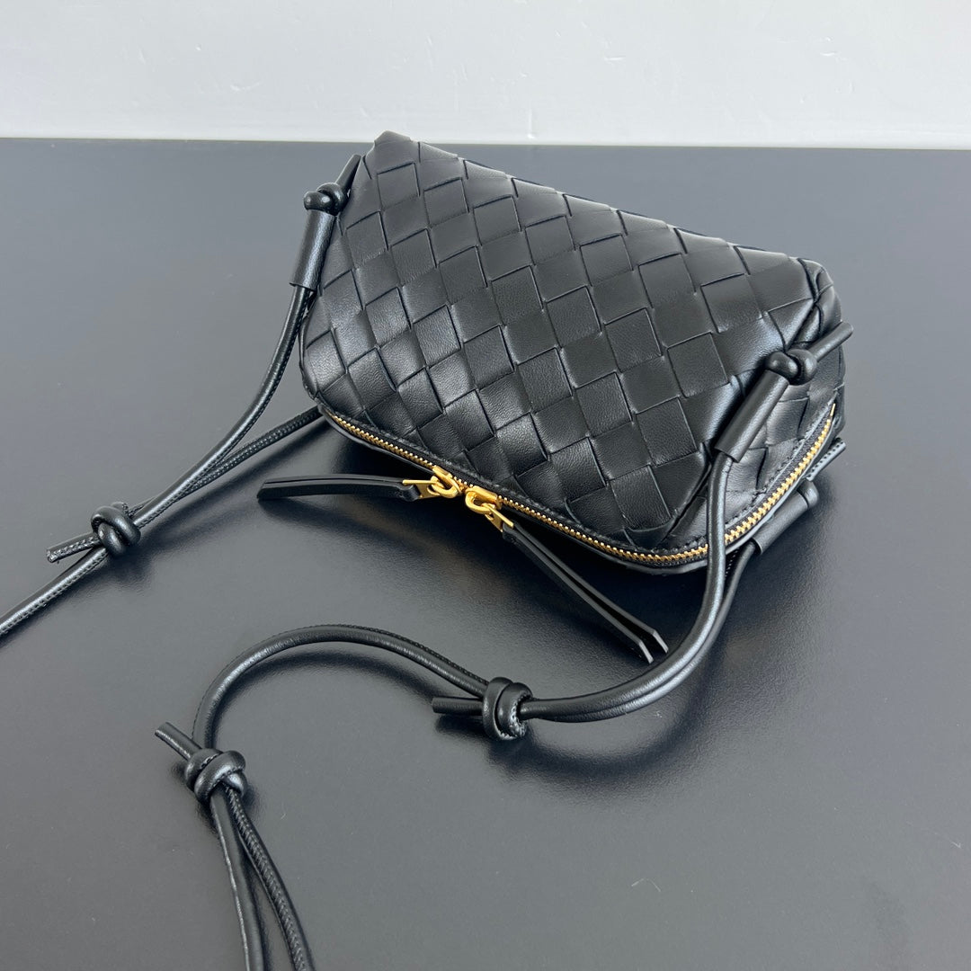 CONCERT POUCH 18 IN BLACK LAMBSKIN