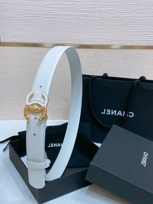 CC BELT 30MM IN WHITE SMOOTH CALFSKIN GOLD MIX WHITE METAL LOGO
