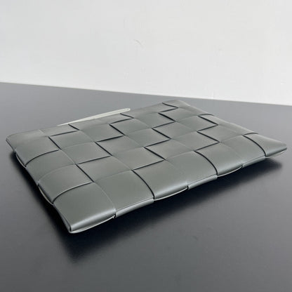 LARGE CASSETTE POUCH 35 IN CORDUROY GRAY CALFSKIN
