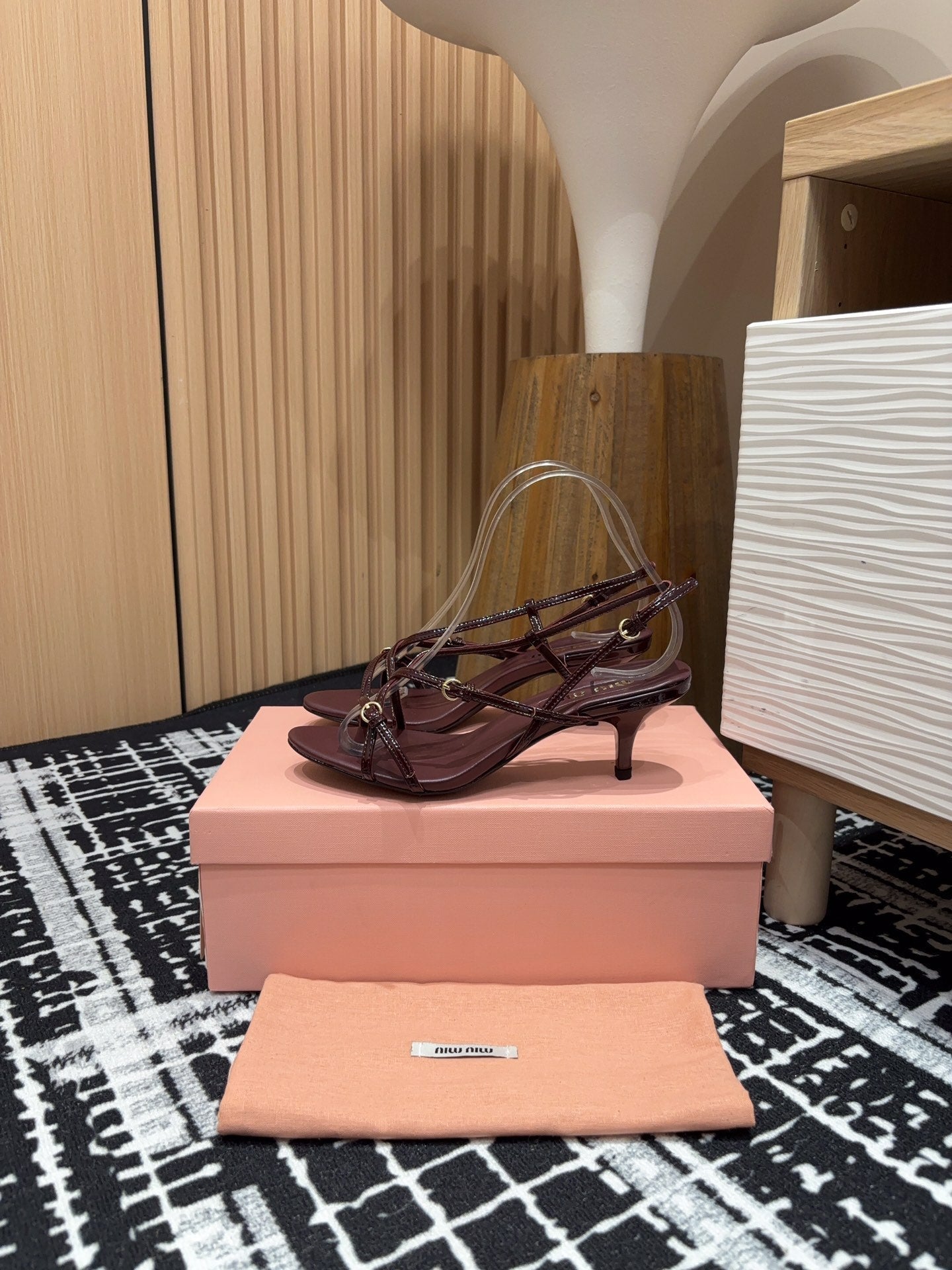 STRAP HIGH HEEL SANDALS IN WINE RED SHINY LAMBSKIN