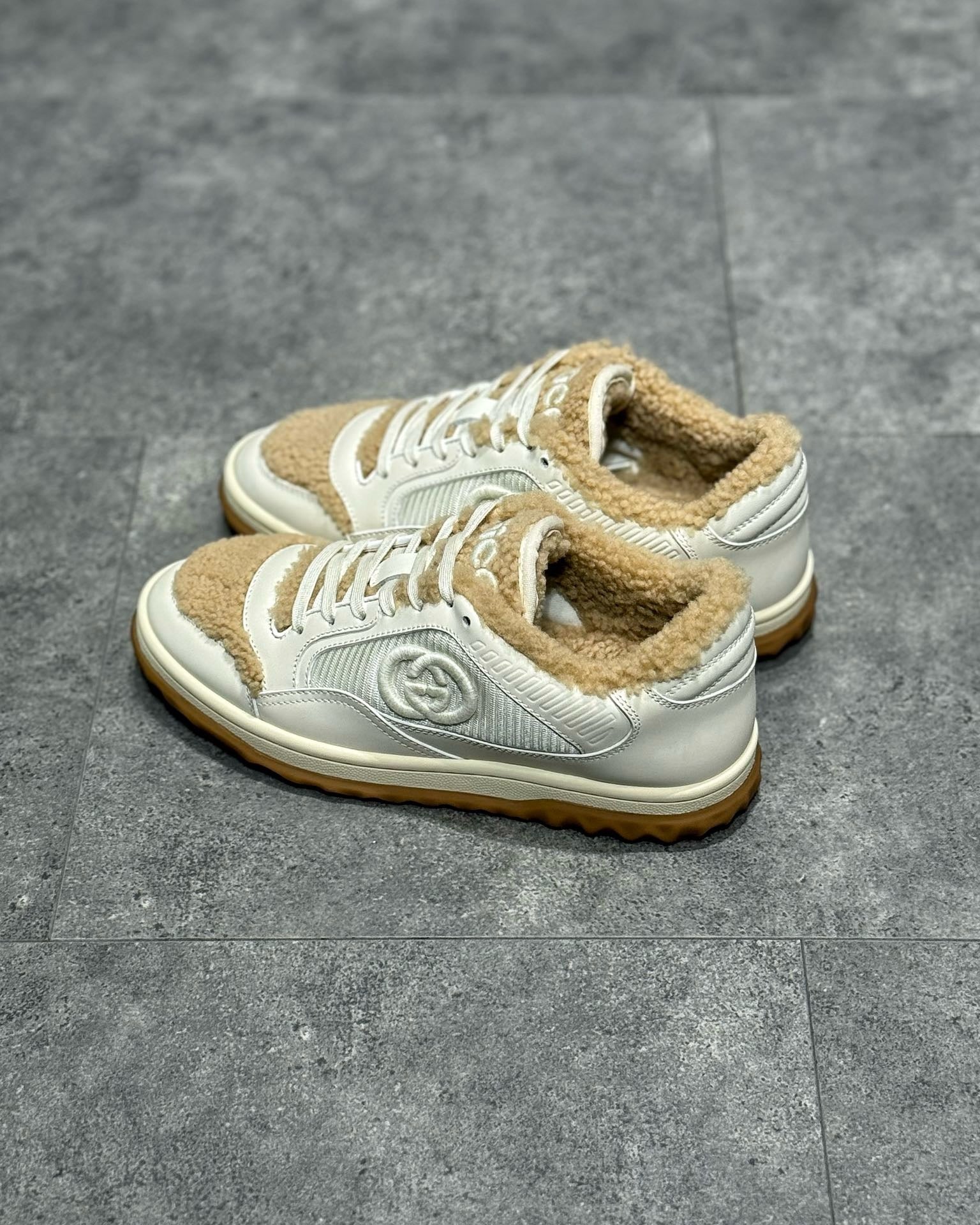 GUC Sneakers
