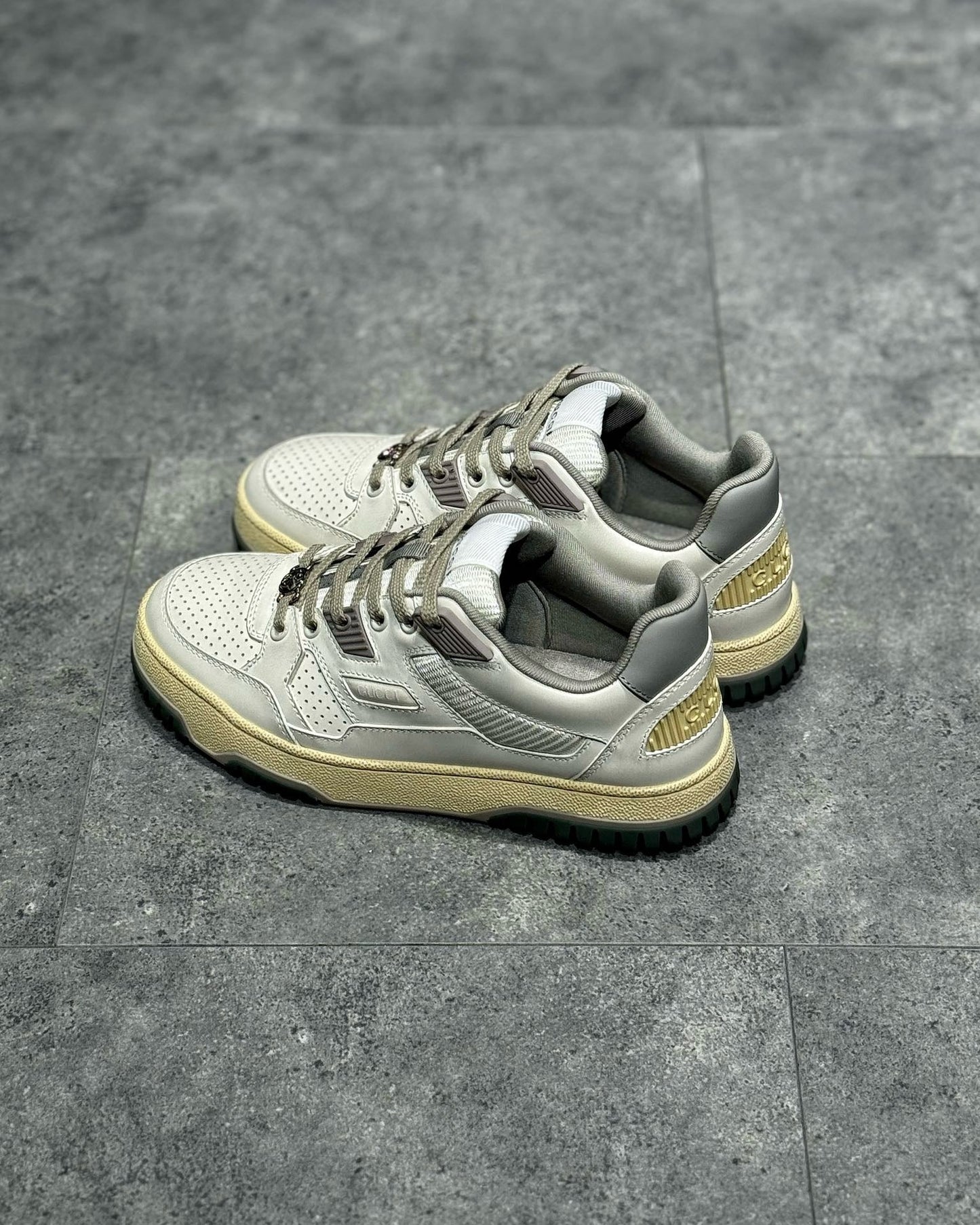 GUC Sneakers