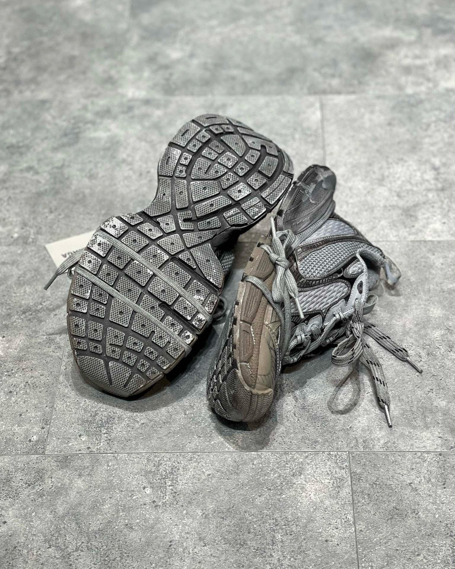 Sneakers & Shoes