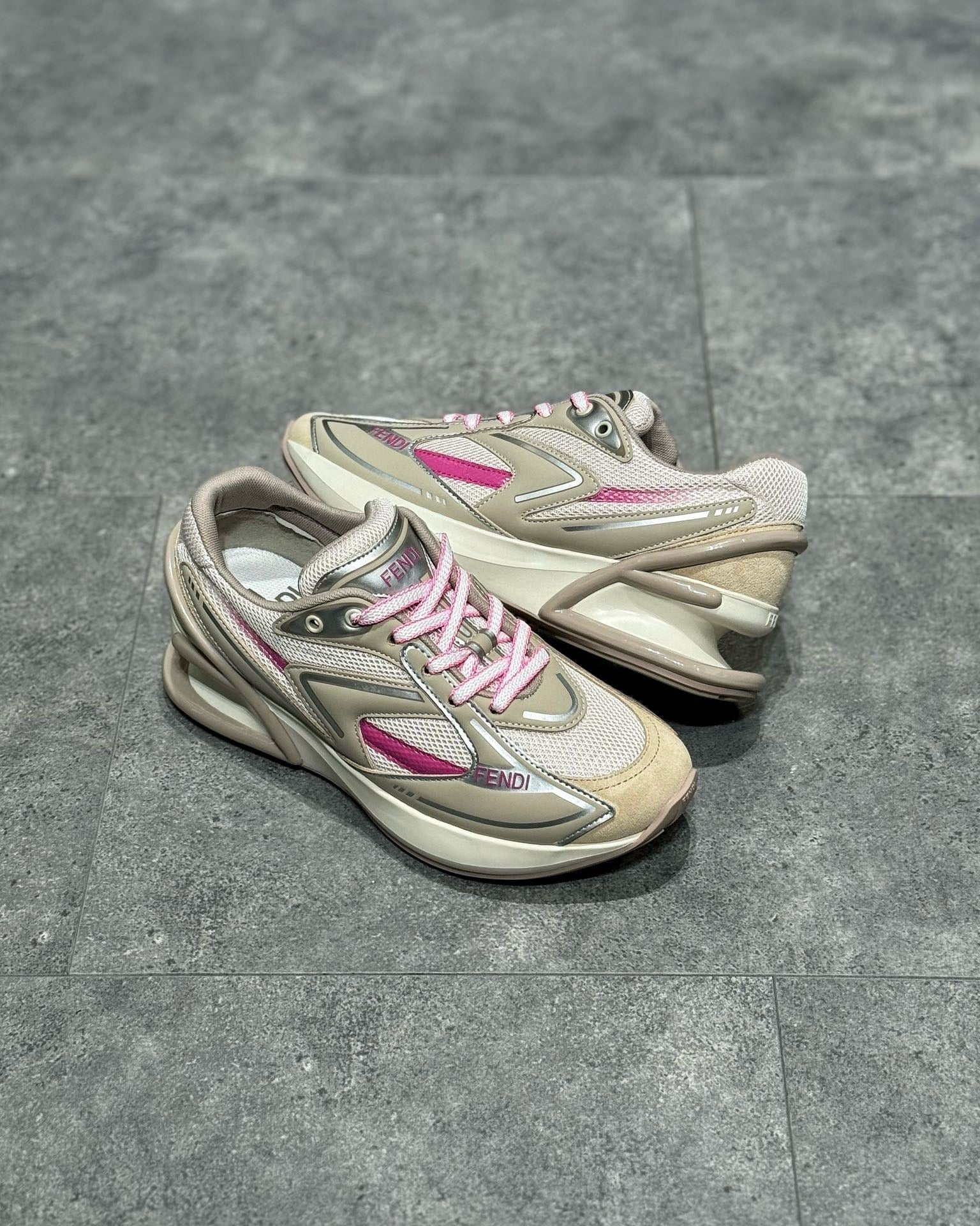 FEN Sneakers