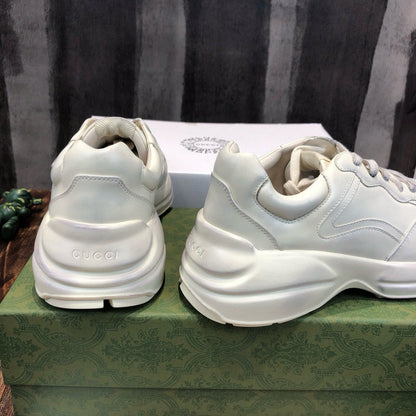 GUC Sneakers