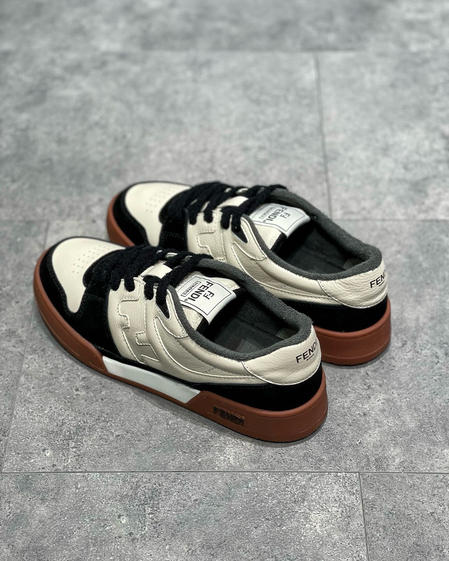FEN Sneakers