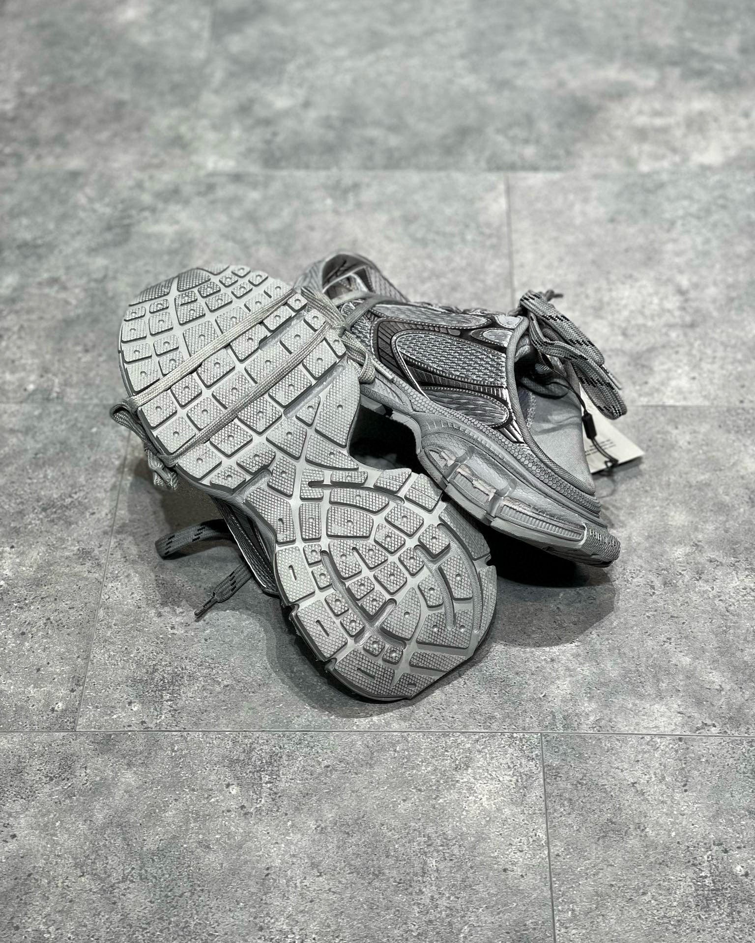 Sneakers & Shoes