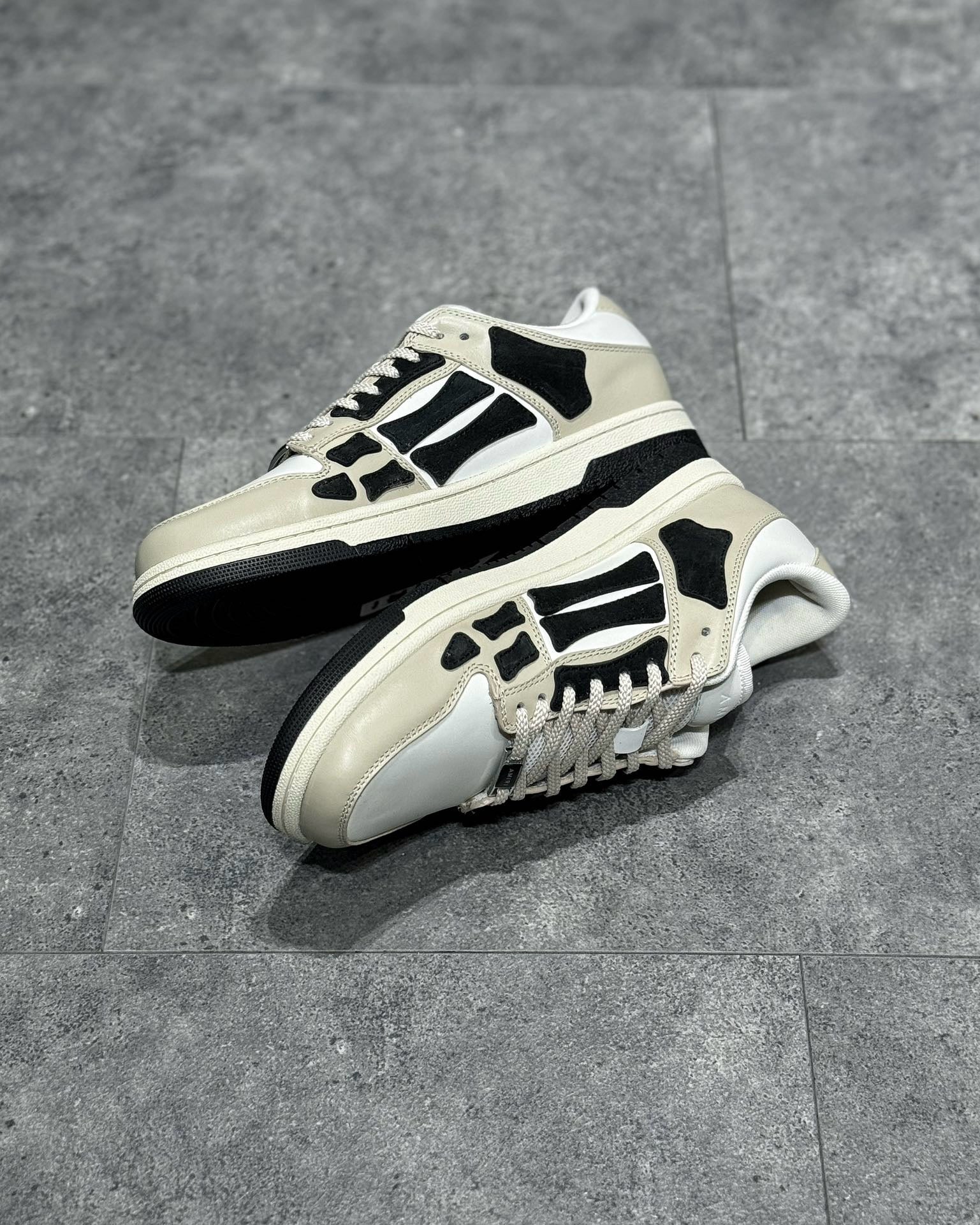 AMR Sneakers