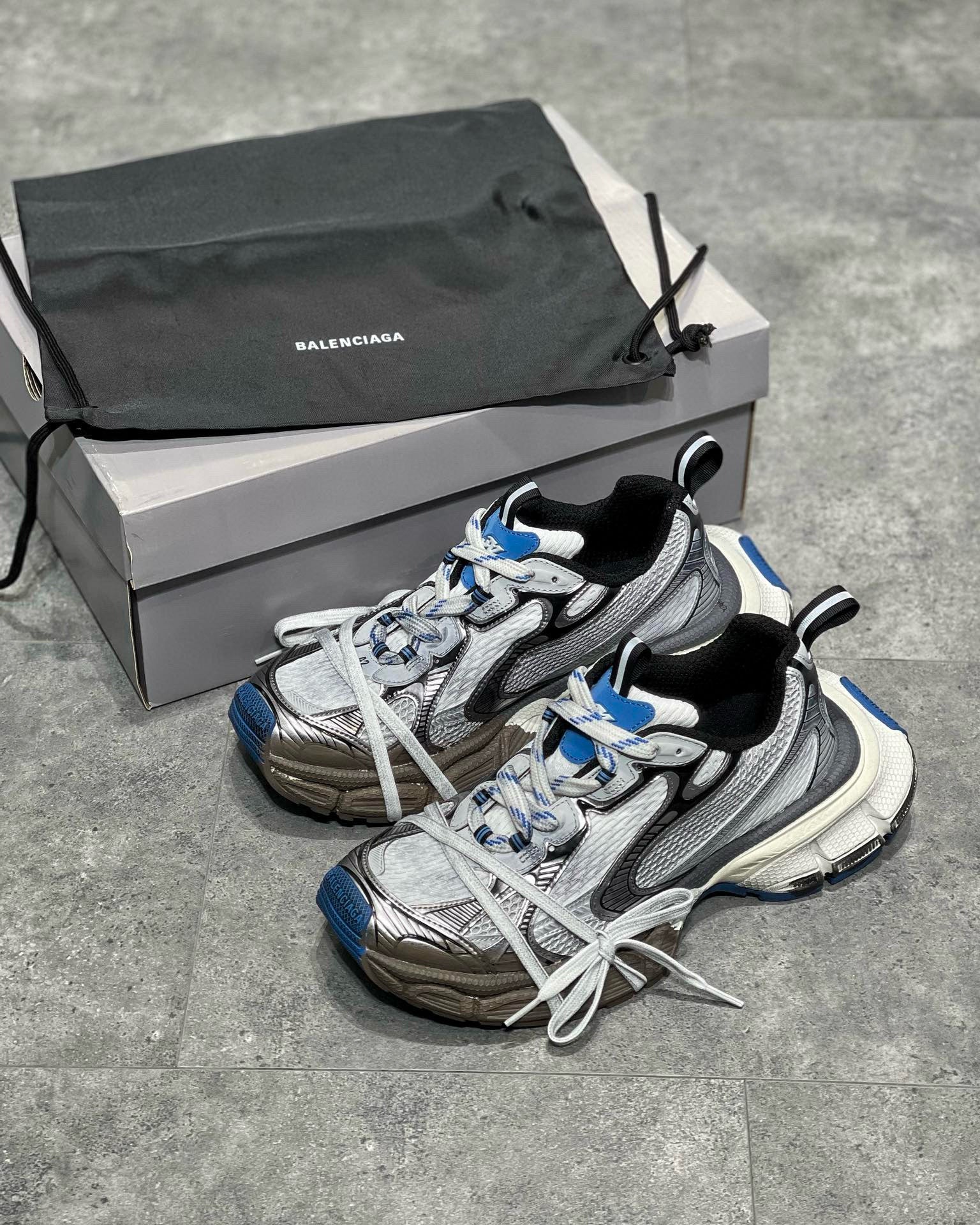 BLCG Sneakers