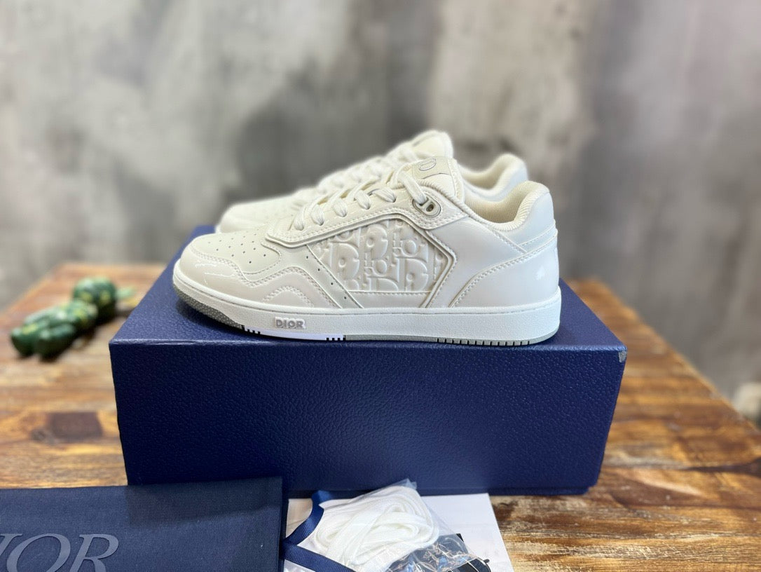 DIO Sneakers