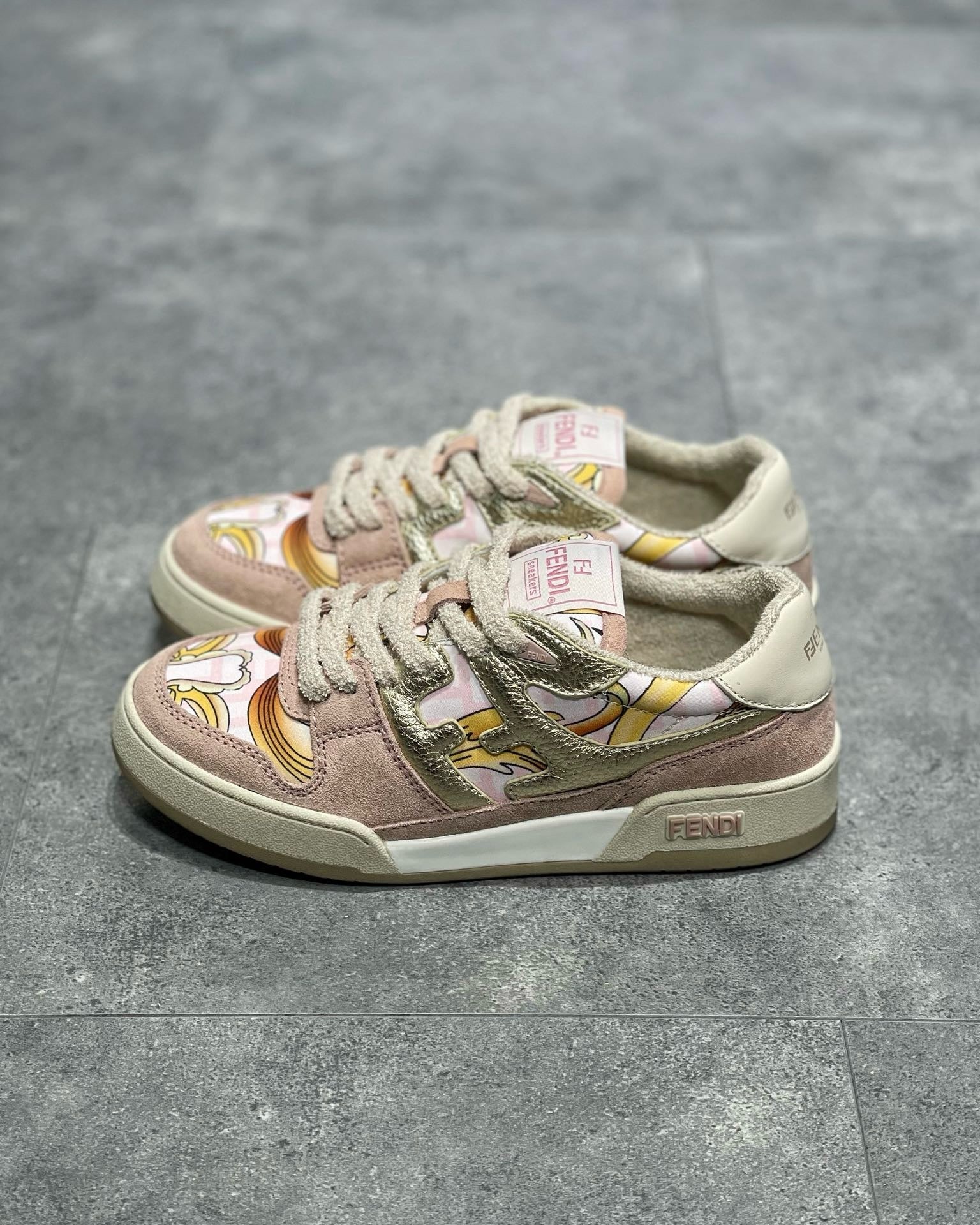 FEN Sneakers