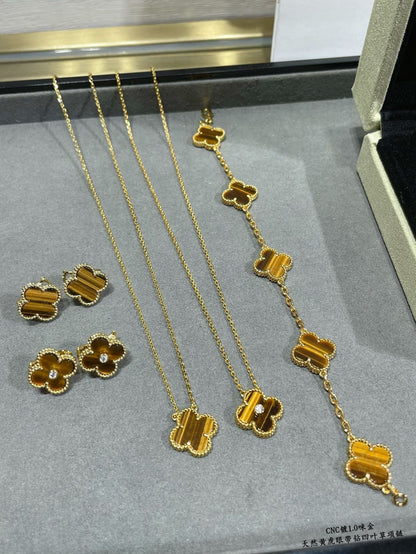 VCA Necklace