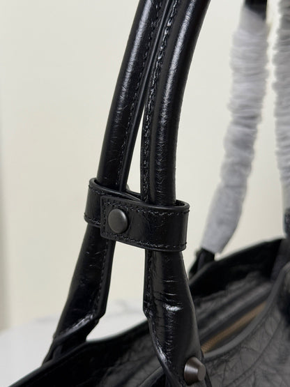BLCG WOMEN'S LE CITY BAG EAST-WEST IN BLACK 40