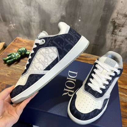 DIO Sneakers