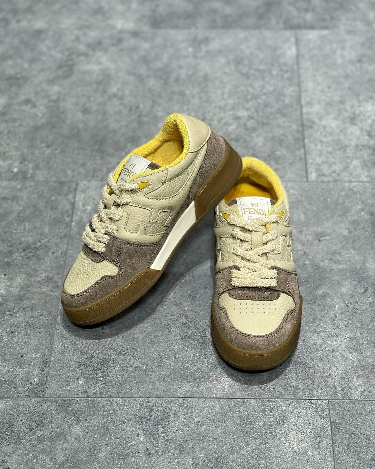 FEN Sneakers