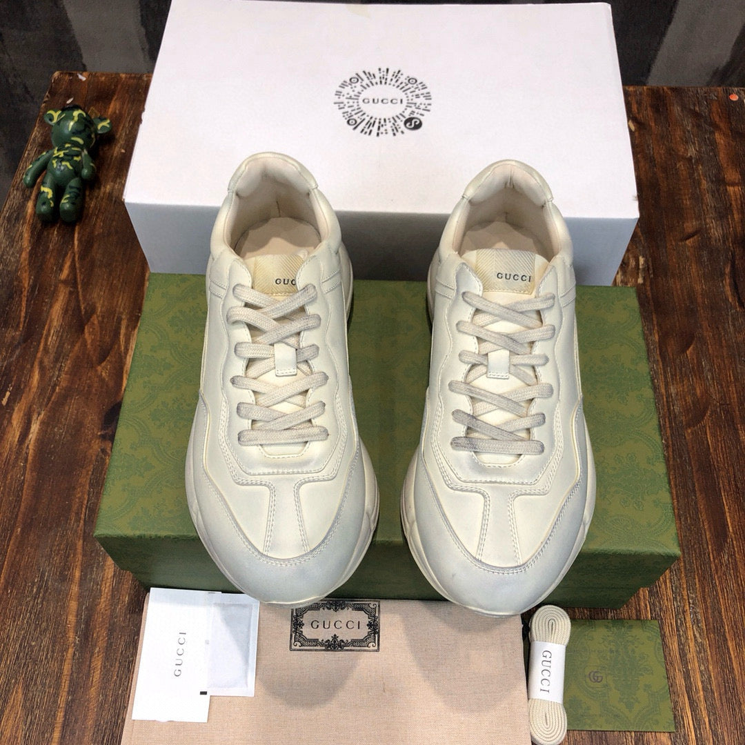 GUC Sneakers