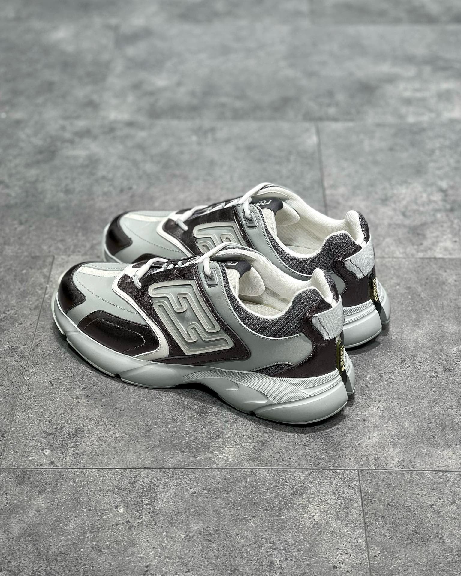 FEN Sneakers