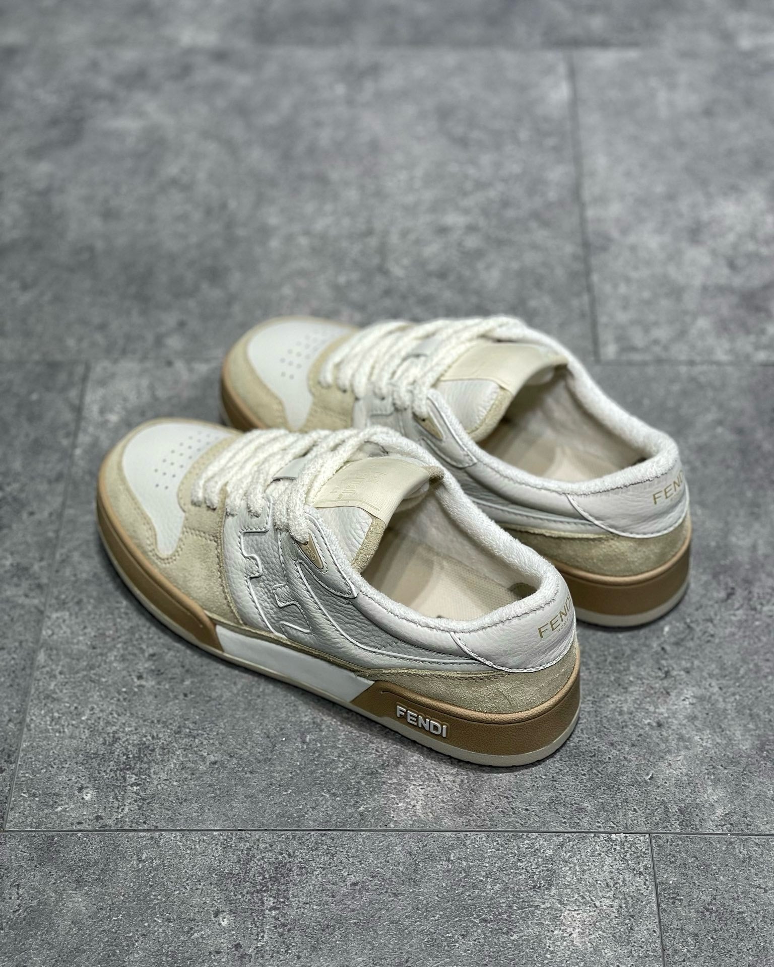 FEN Sneakers